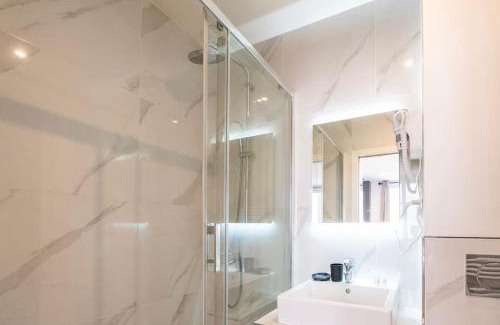 Hopital Saint-Louis Apartment | Luxurious Apartment with Stylish Design and Comfort - 104
