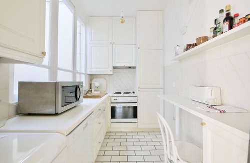 Sorbonne Apartment | LUXURIOUS APT,WRAP AROUND BALCONY, STUNNING VIEWS/2MN TO SEINE RIVER/NOTRE DAME