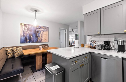 Lake Estates Apartment | Luxurious Area! Managed by BNR Vacation Rentals