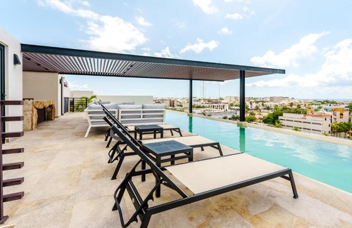 Centro Apartment | Luxurious Arenis Condo Living by Stella Rentals