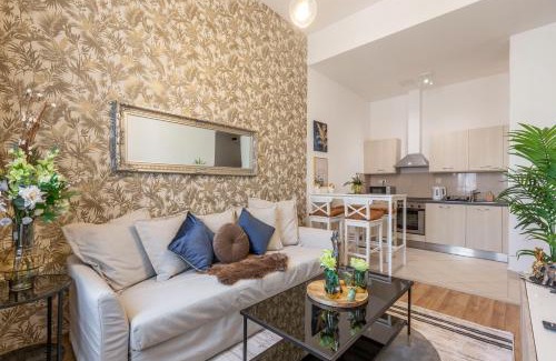 Erzsebetvaros Apartment | Luxurious Art Deco Apartment in the King Street