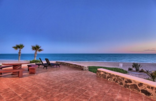 Puerto Penasco House | Luxurious Beach Front House On the Water. Private Jacuzzi, optional 5th bedroom