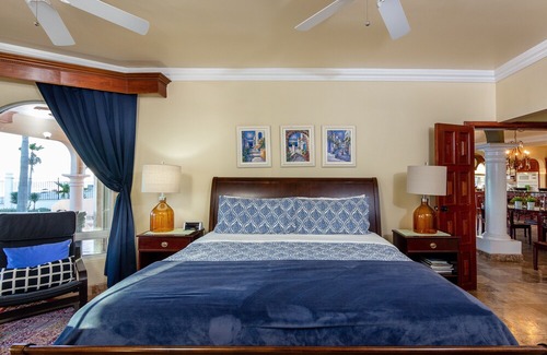 Puerto Penasco House | Luxurious Beach Front House On the Water. Private Jacuzzi, optional 5th bedroom