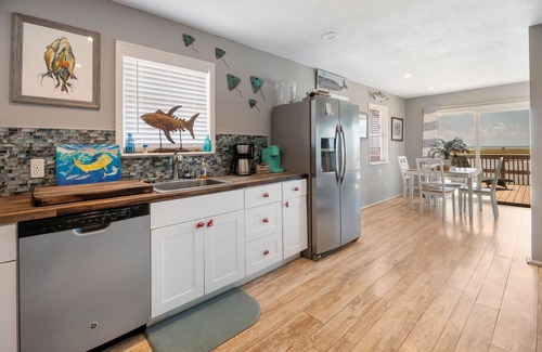 Cedar Lane House | LUXURIOUS BEACH RETREAT WITH THE BEST FISHING AND OCEAN VIEWS IN ALL OF SARGENT!