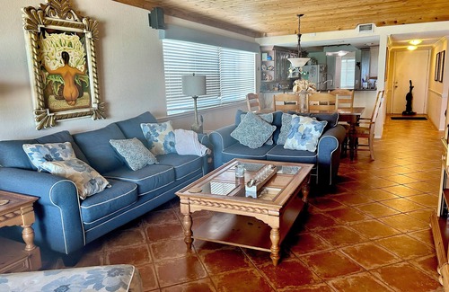Holmes Beach Condo | Luxurious beachfront condo, gorgeous top-floor Gulf views, heated pool!
