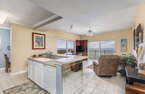 Fort Walton Beach Condo | .💦🐬 LUXURIOUS BEACH "PENNHOUSE" PANORAMA🌴🌅🌴Why Settle For Less? 💦🐬