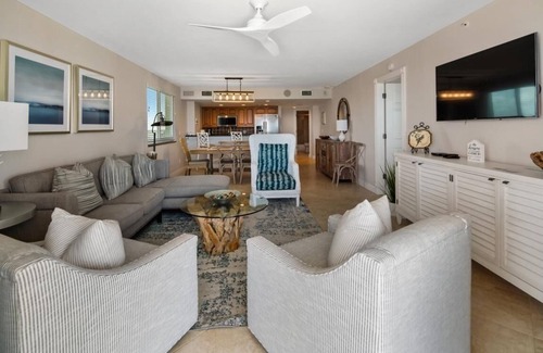 Marco Island Condo | Luxurious beachfront Penthouse retreat Panoramic Views!