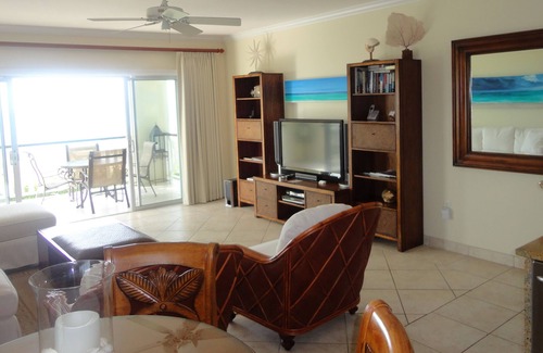Grace Bay Condo | LUXURIOUS BEACHFRONT CONDO on Grace Bay ....... Over 160 FIVE STAR Reviews