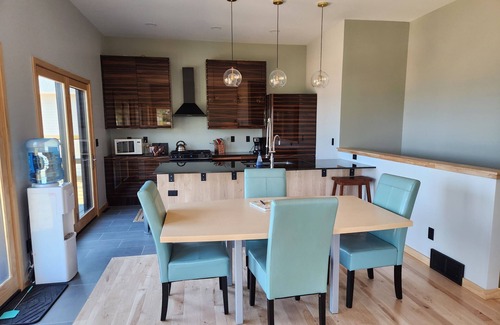 Lake Linden House | Luxurious beachfront retreat on Lake Superior!