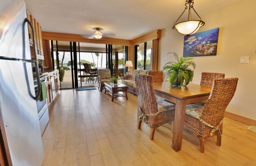 Red Hook Condo | Luxurious Beachfront Corner Unit - Steps from the Beach in Building B