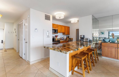 Kihei Condo | Luxurious Beachfront Corner Condo -Captivating Ocean Views - Sugar Beach #535