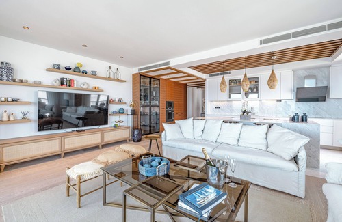 Bodrum City Center Resort | Luxurious Beachfront Flat with Hotel Amenities Inside a 5-Star Resort