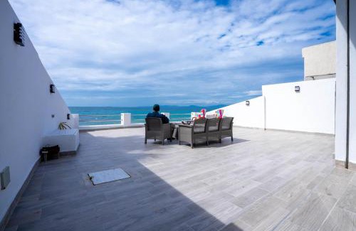 Mediouna Villa | Luxurious Beachfront Villa Playa Blanca