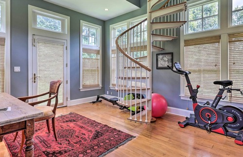 Beallsville House | Luxurious Beallsville Retreat: Near Vineyards