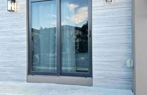 Florida City Apartment | Luxurious Blue Studio! The Keys, Everglades, Biscayne N. Park, Redlands & Miami