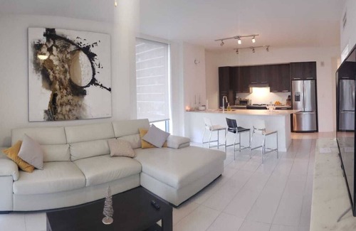 Brickell Apartment | Luxurious Brickell private master bedroom