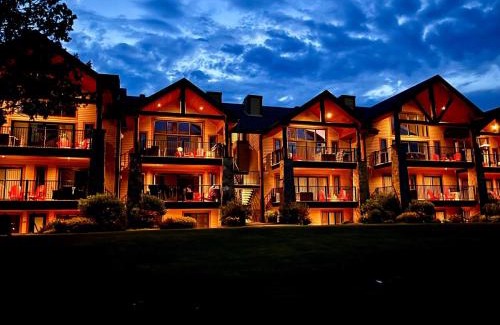 Saint-Sauveur Apartment | Luxurious suite with breathtaking views, ski in ski out