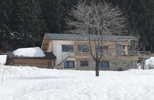 Aime Ski Chalet | Luxurious chalet 12/16pp 250M2 La Plagne renovated in 2013. Ski in - ski out