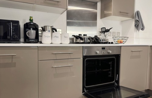 The Westside Apartment | Luxurious City Centre Apartment with FREE Parking