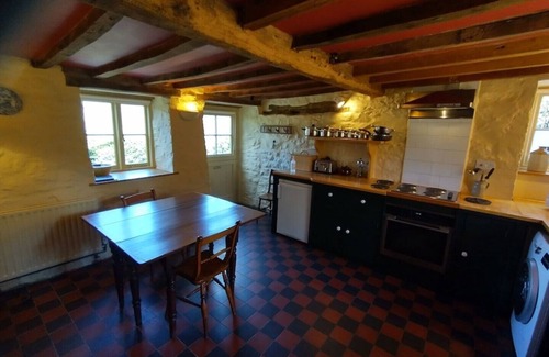 Kinnerton Cottage | Luxurious Cottage with Lovely Views in Rural Location