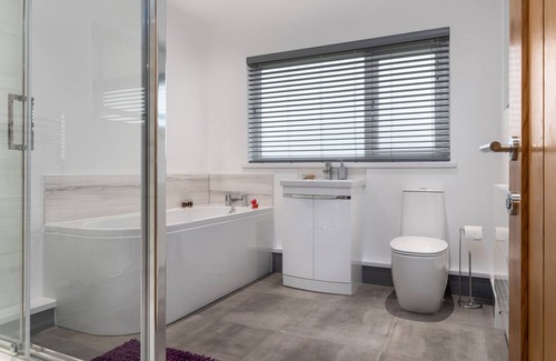 Llansteffan House | Luxurious Coastal Retreat in Wales