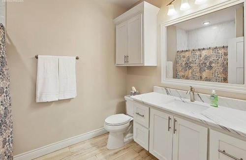 South Side House | Luxurious Coastal Retreat Brand New 4BR Home with Fast WiFi, 15 min to Beach!