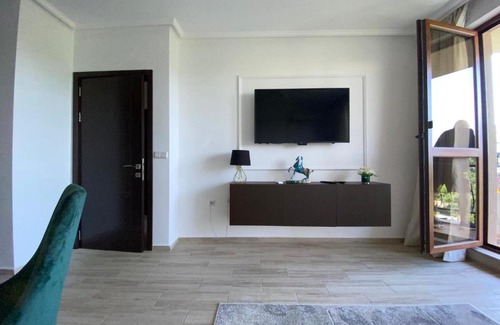 Chaika Apartment | LUXURIOUS COMFORT IN CASCADAS