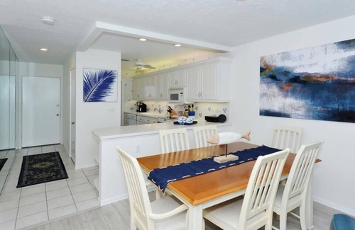 Siesta Key Condo | Luxurious Comfort with Gulf Views - B302 Free Boat Docks & WiFi