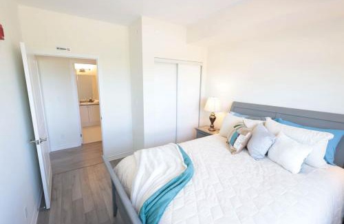 Brampton Apartment | Luxurious Condo Apartment 2BRs-1BAs-1Office with free parking