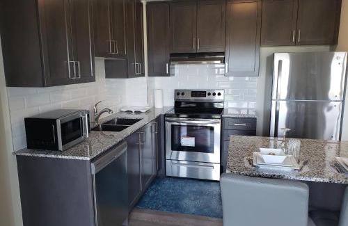 Brampton Apartment | Luxurious Condo Apartment 2BRs-1BAs-1Office with free parking