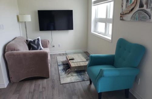 Brampton Apartment | Luxurious Condo Apartment 2BRs-1BAs-1Office with free parking