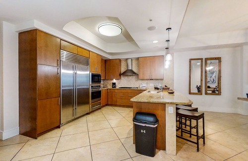 Orange Beach Condo | Luxurious condo in Gulf-front resort with pool, hot tub, tennis & sauna