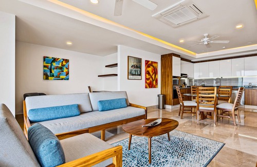 Mismaloya Condo | Luxurious condo with huge, oceanfront balcony, pool & pool spa