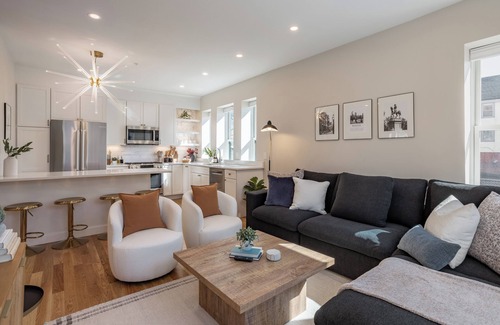 Wellington-Harrington Condo | Luxurious Condo near MIT, Harvard & the T+ Parking