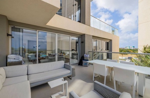 Palm Beach Condo | Luxurious condo with a perfect ocean and sunset view