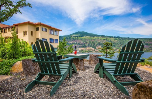 Hood River Condo | Luxurious Condominium 1 - 3 bedrooms available