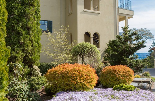 Hood River Condo | Luxurious Condominium 1 - 3 bedrooms available