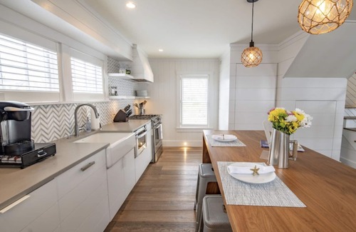 Nantucket Town Cottage | LUXURIOUS Cottage with Breathtaking Harbor Views