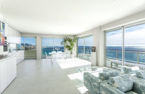Cannes La Bocca Apartment | Luxurious design apt with sea view