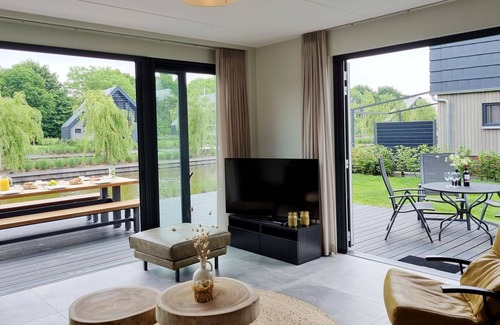Balk House | Luxurious detached water villa with jetty