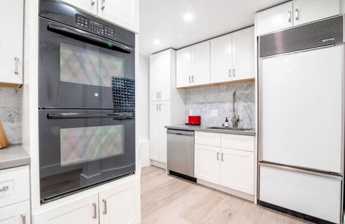 Inner Mission Apartment | Luxurious Dolores Park Beauty with Private Garden!