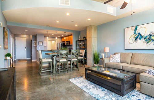 South Eola Apartment | Luxurious Downtown 2 bed / 2 bath Apartment