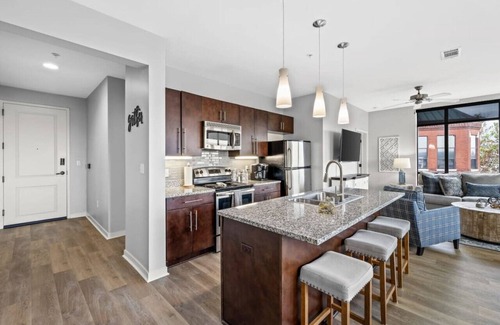 Rolling Mill Hill Condo | Luxurious Downtown High floor Corner-2bd2bth-#520