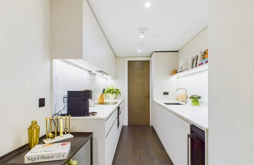 The City of London Apartment | Luxurious Duplex Apartment in Holborn