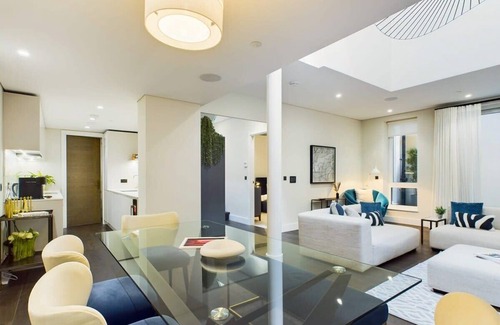 The City of London Apartment | Luxurious Duplex Apartment in Holborn
