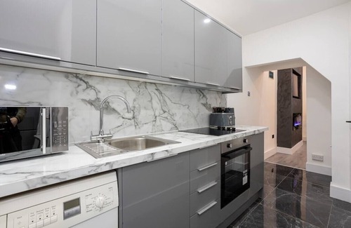 Bolton Apartment | Luxurious Duplex in Bolton – Sleeps 6 – Parking