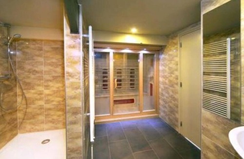 Landsrade House | Luxurious Eight Person Holiday Home With a Sauna