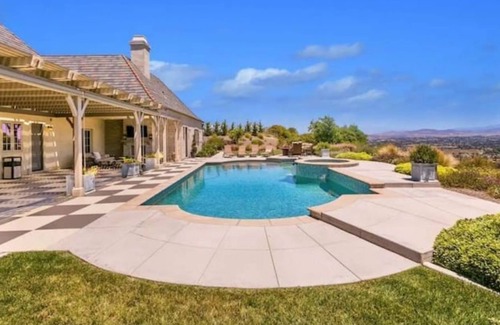 Temecula House | Luxurious Estate w Guest House, Pool, Pickleball