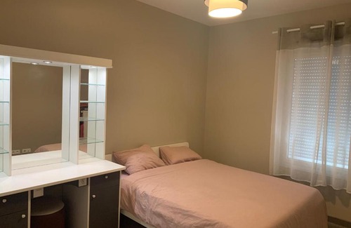 Bondy Apartment | Luxurious Flat in Bondy, (In front of the Train station)