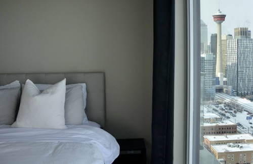Victoria Park Apartment | Luxurious full condo! 2 min from Saddledom—central downtown